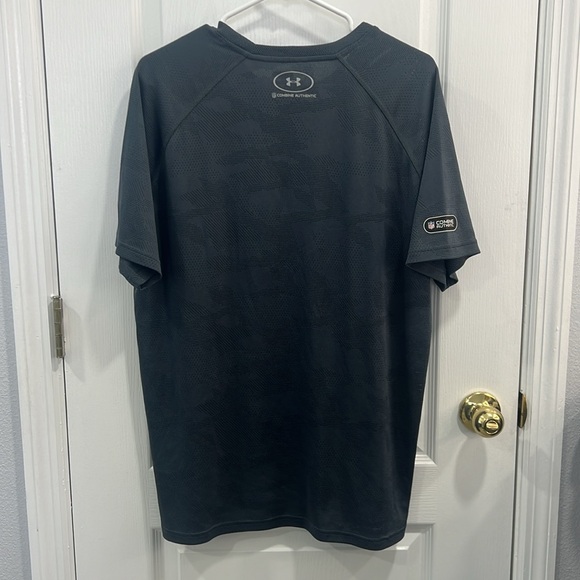 Like New! Tampa Bay Buccaneers jersey type t-shirt - Picture 5 of 10